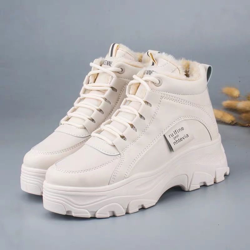 Unisex-Footwear-Comfort-and-Style-for-Everyone Luxuretic