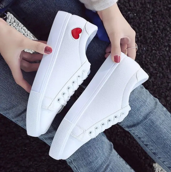 Fashion New Woman PU Leather Shoes Ladies Breathable Cute Heart Flats Casual Shoes White Sneakers null