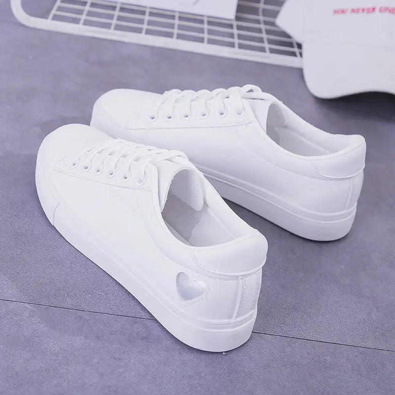 Fashion New Woman PU Leather Shoes Ladies Breathable Cute Heart Flats Casual Shoes White Sneakers null